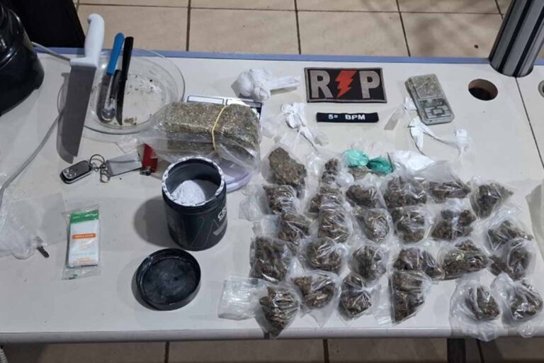 PM apreende drogas, balanças e materiais do tráfico durante ação no bairro Aeroclube, em Porto Velho