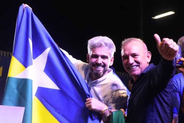 Ezequiel Neiva anuncia candidatura a deputado federal ao lado do filho, Wiveslando Neiva, que disputará vaga na Assembleia Legislativa