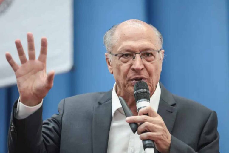 Alckmin acusa Milei de interferir na eleição brasileira e prejudicar a Argentina