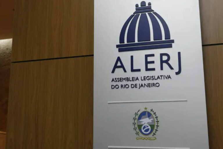 ALERJ aprova na CCJ projeto que cria tornozeleira eletrônica rosa para agressores de mulheres