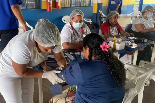 Ação gratuita reúne serviços de saúde, cidadania e lazer para idosos em Porto Velho