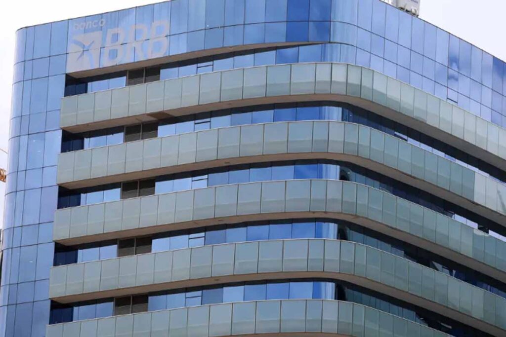 BRB aguarda socorro de R$ 6,6 bilhões após reunião entre Galípolo e presidente do banco