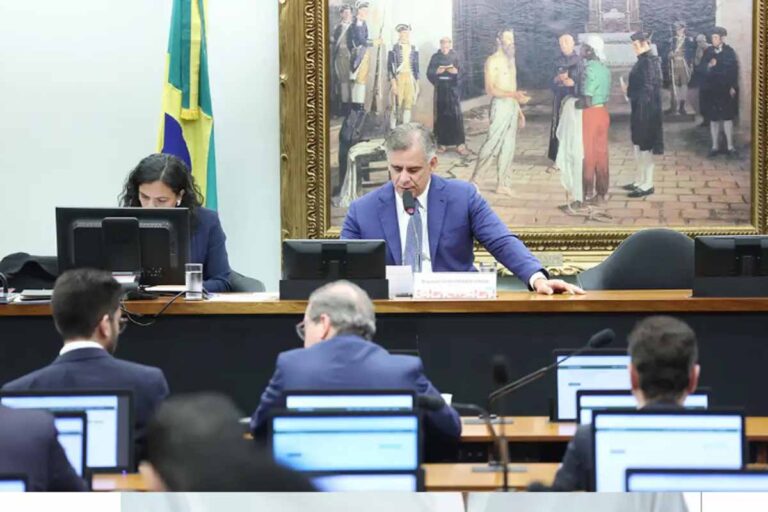 CCJ da Câmara aprova PEC que extingue aposentadoria compulsória como punição para juízes