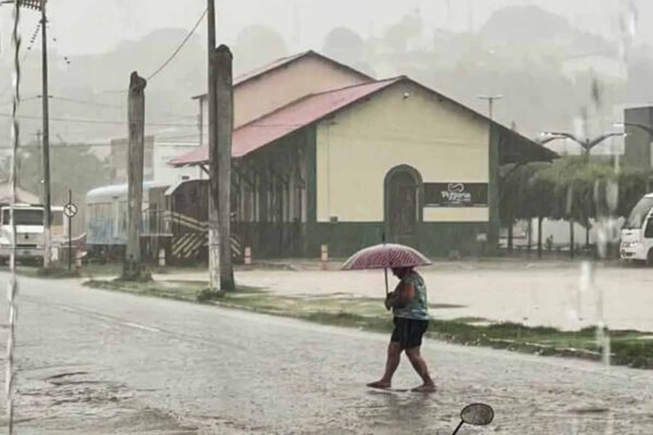 Inmet emite alertas de chuva intensa no Norte e Nordeste e prevê queda de temperatura em sete estados