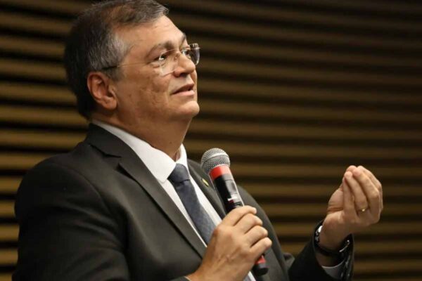 Dino encaminha à PF respostas de PL e PSD sobre indicação de emendas parlamentares