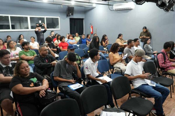 Mutirão de Empregos do Sine Municipal reúne centenas de candidatos e oferece 85 vagas em Porto Velho