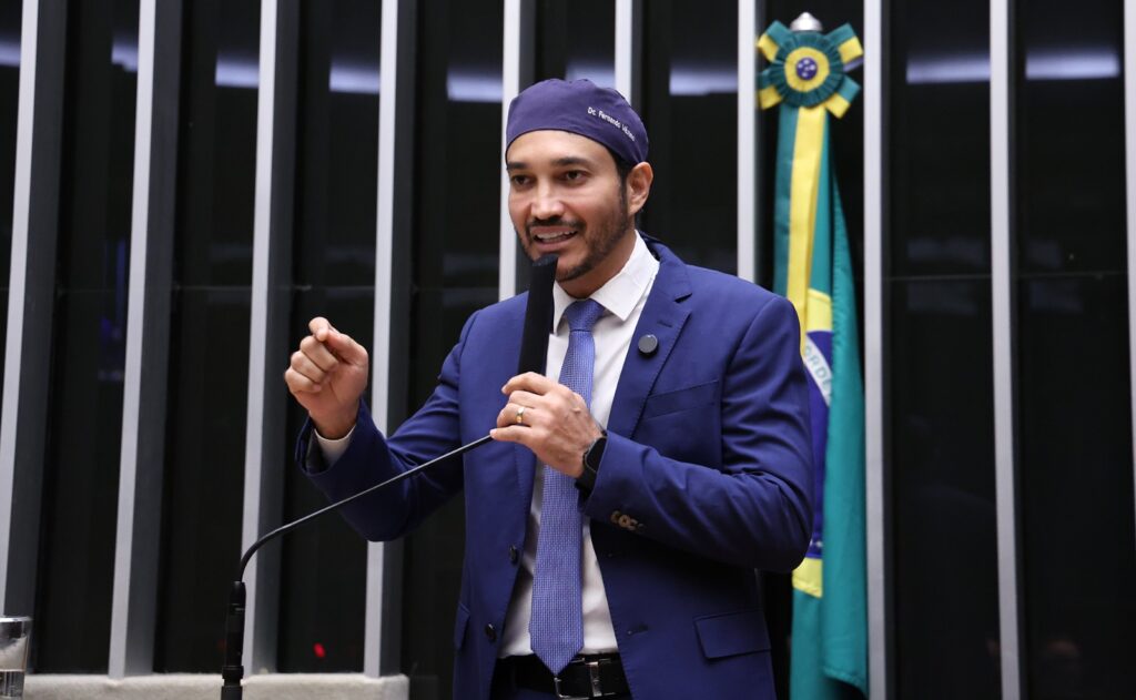 Dr. Fernando Máximo destaca eficiência de 90% do TJ-RO em discurso na Câmara