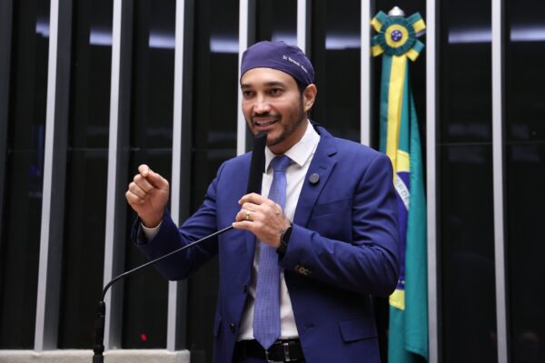Dr. Fernando Máximo destaca eficiência de 90% do TJ-RO em discurso na Câmara