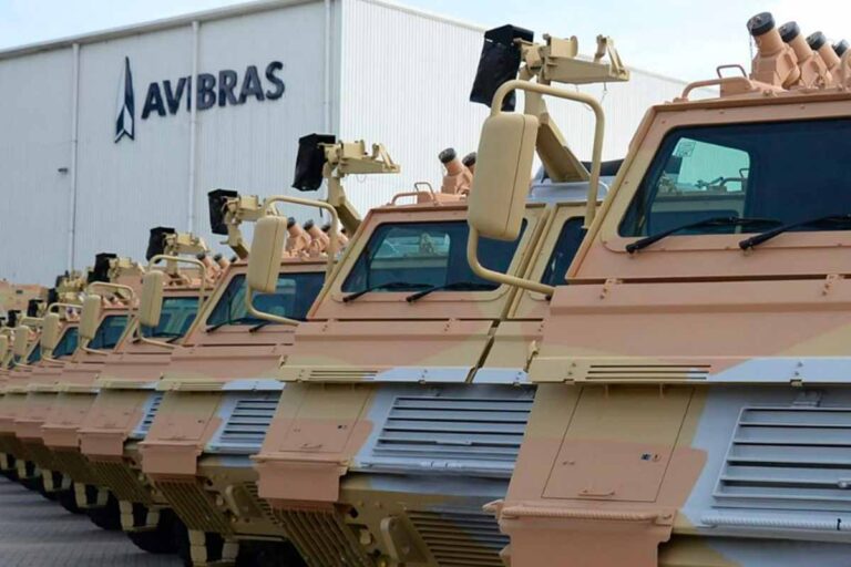 Lula destaca retomada da Avibras e defende fortalecimento da defesa nacional