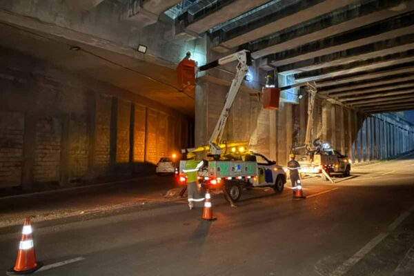 Iluminação em LED avança nos viadutos de Porto Velho e chega à Avenida Campos Sales