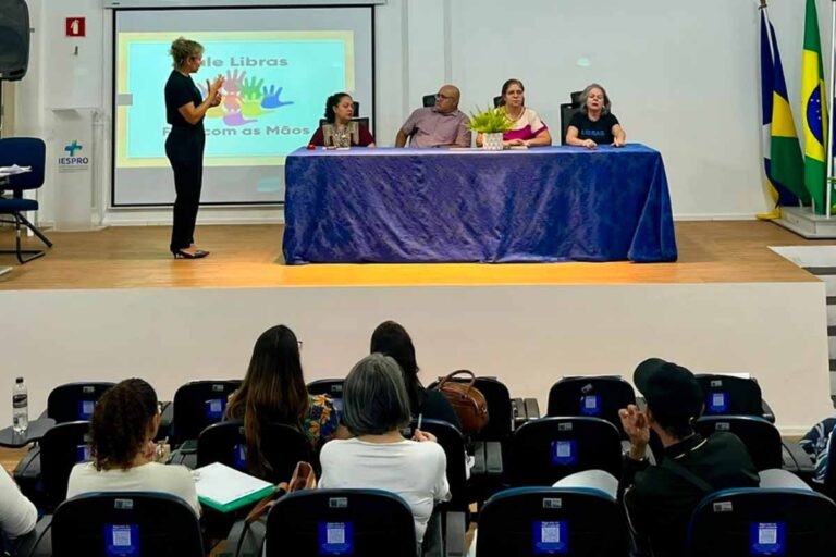 Semusa amplia inclusão no SUS com nova turma de Libras para servidores da saúde em Porto Velho