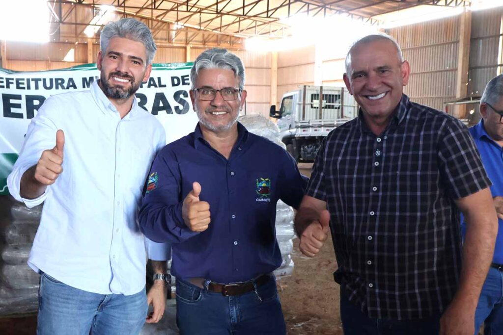 Ezequiel Neiva entrega mais de 15 toneladas de adubo e fortalece agricultura familiar em Cerejeiras