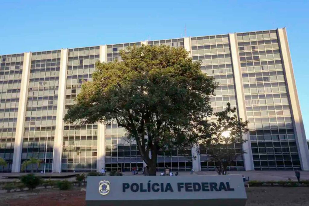 Polícia Federal bloqueia R$ 10,4 bilhões em operação contra esquema de lavagem de dinheiro ligado ao PCC