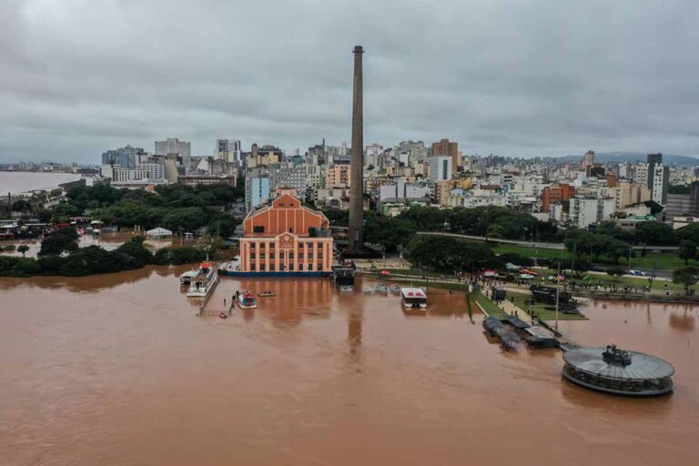 Rio Guaíba pode chegar à cota de inundação de 3 metros em Porto Alegre