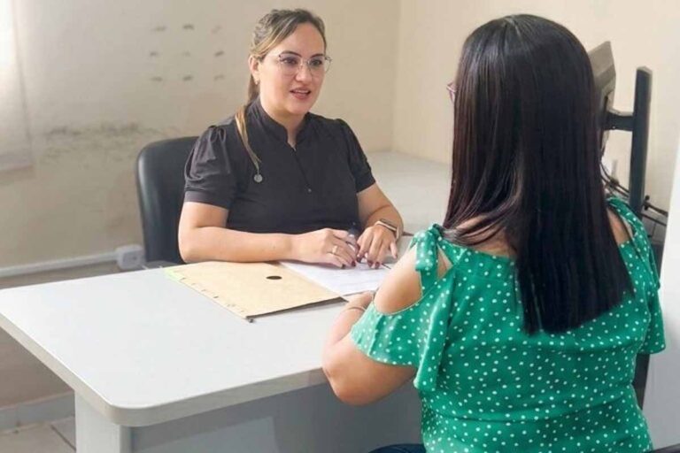 Programa Acolhe Mulher capacita primeira equipe para atendimento em Porto Velho