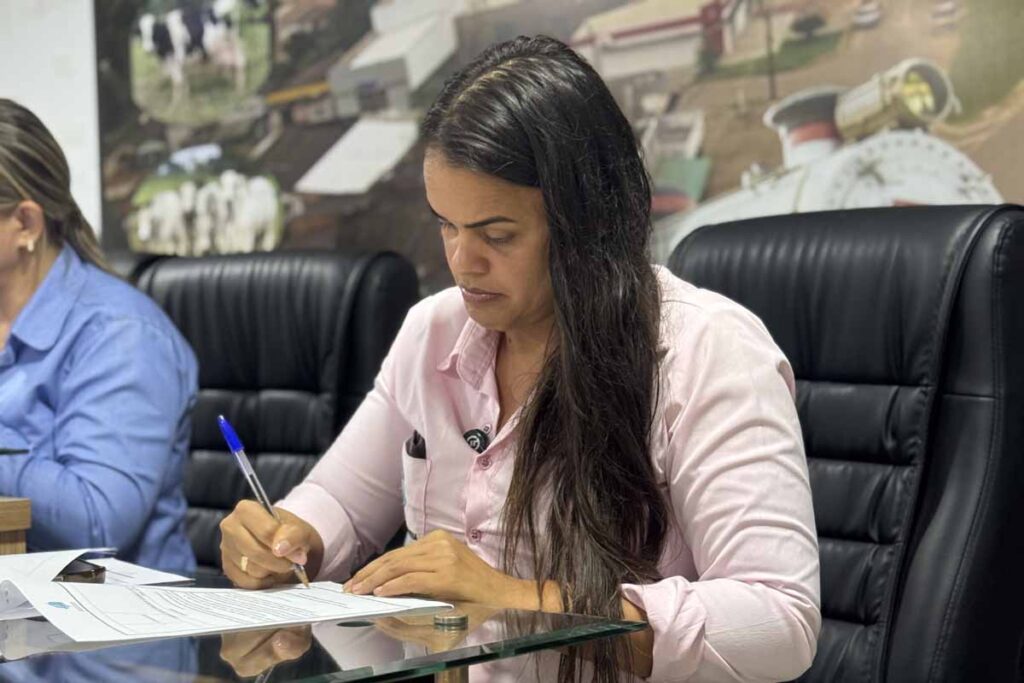 Dra. Taíssa reforça cobrança por compra de ambulâncias para distritos de Nova Mamoré