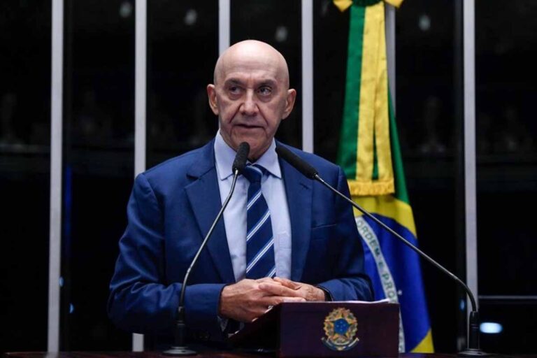 Confúcio Moura renuncia à candidatura à reeleição ao Senado e decisão provoca reações divergentes nas redes sociais