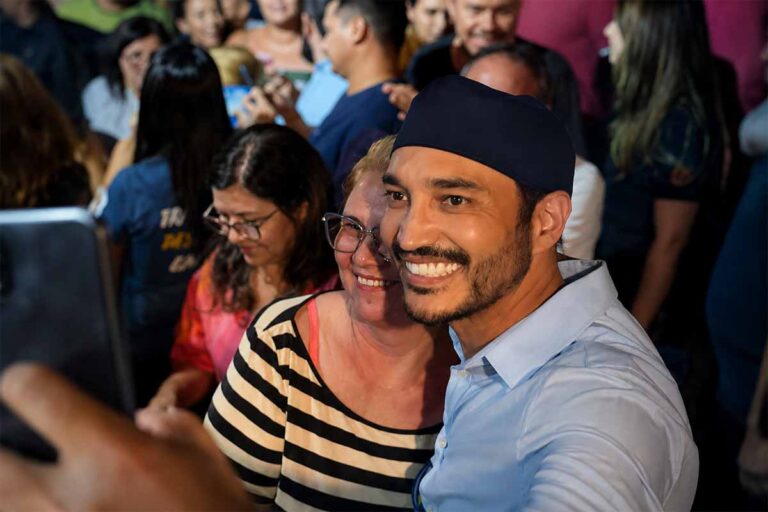 Fernando Máximo lidera pesquisa para o Senado nos dois votos e na soma geral