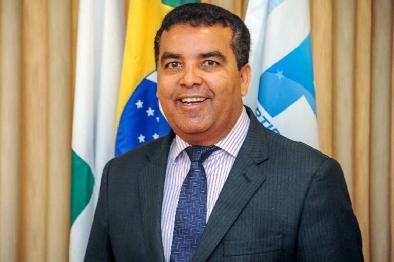 TCE dá 30 dias para Lindomar Garçon explicar 18 achados nas contas de Candeias do Jamari