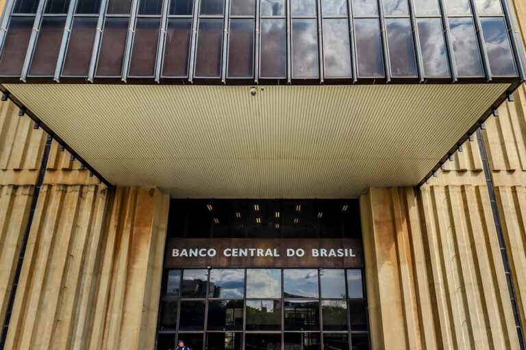 Selic cai para 14% ao ano após quarta redução consecutiva do Copom