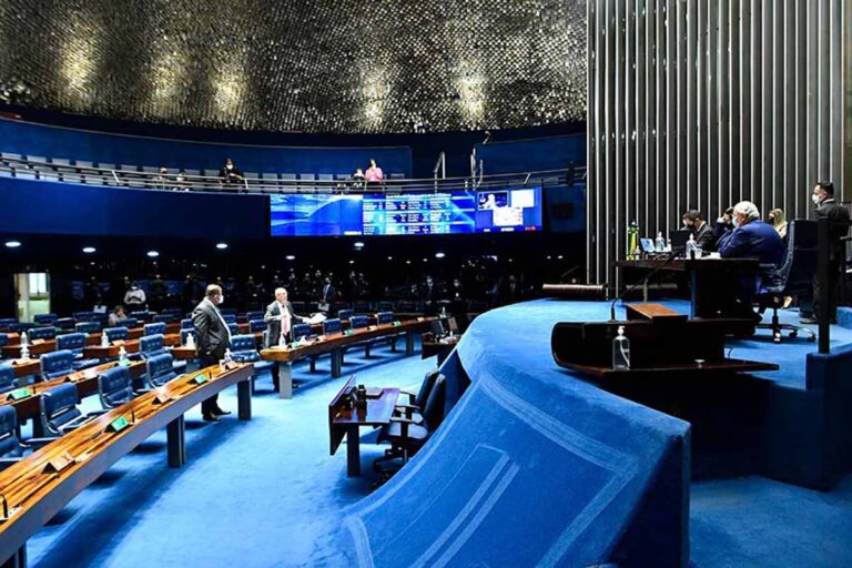 Senado aprova programa para ampliar produção de fertilizantes no Brasil