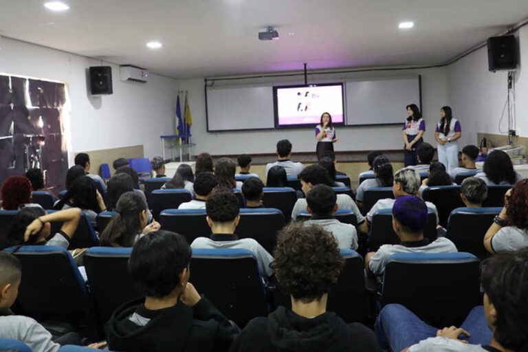 TJRO amplia projeto ‘Por Elas na Escola’ e leva ações de prevenção à violência para o interior