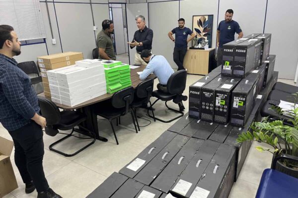 Semdec recebe novos equipamentos para agilizar fiscalização e regularização em Porto Velho