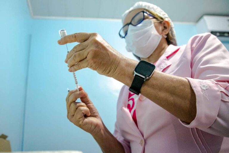 Multivacinação atualiza cadernetas de crianças e adolescentes em Porto Velho
