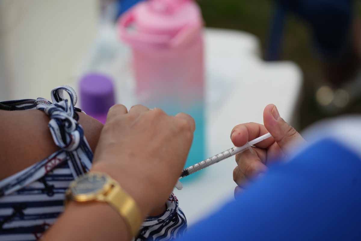 Campanha de multivacinação atualiza cadernetas de crianças e adolescentes em Porto Velho