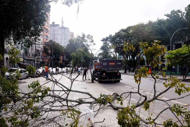 Rio tem alerta de vendaval com rajadas de até 100 km/h e entra no Estágio 2