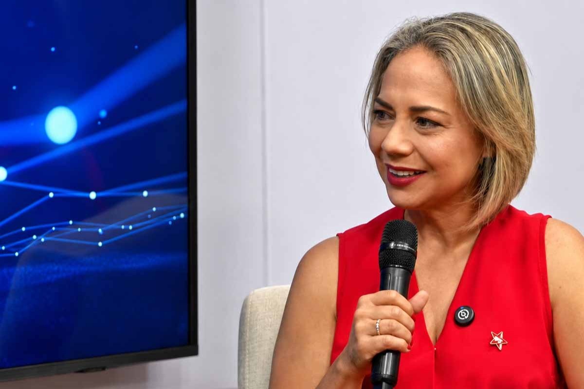 Luciana Oliveira destaca trajetória, obras de Lula no estado e compromisso com diálogo durante sabatina no Bora Rondônia