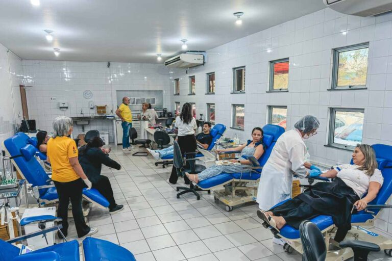 Novas regras reduzem prazo para doar sangue após tatuagem, botox e piercing