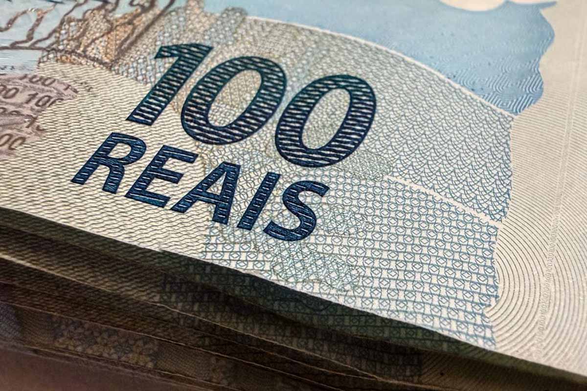 Orçamento de 2027 prevê superávit de R$ 18,6 bilhões após despesas fora da meta fiscal