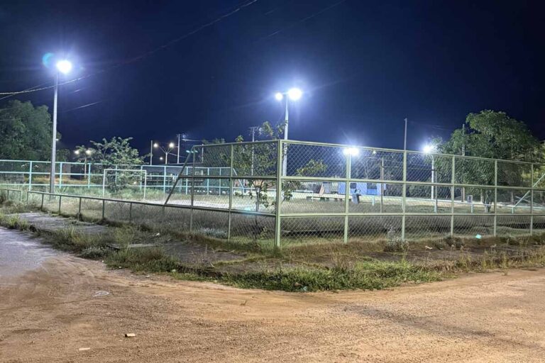 Campo do Parque dos Buritis ganha nova iluminação em Jaci-Paraná