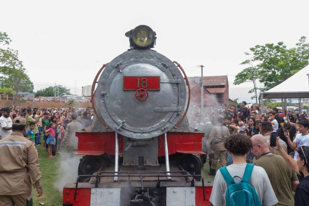 Prefeitura retoma passeios de trem na Estrada de Ferro Madeira-Mamoré neste sábado