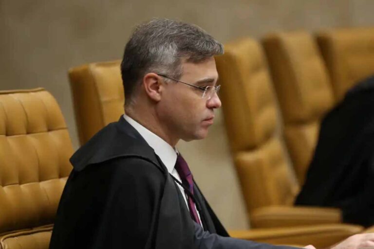 Mendonça derruba sigilo de 39 processos no STF envolvendo políticos e empresários