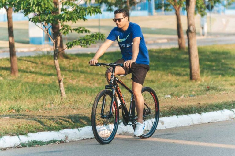 Ciclistas recebem orientações para aumentar segurança no trânsito de Porto Velho