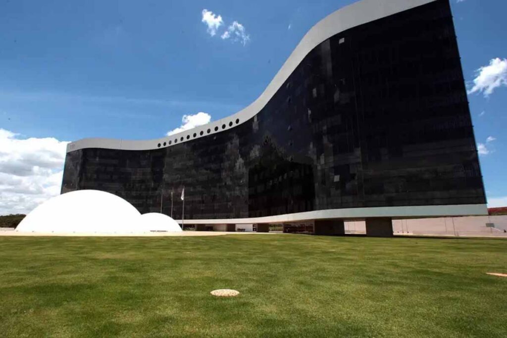 TSE já tem 90% das urnas eletrônicas prontas e cria sala para monitorar clima nas eleições