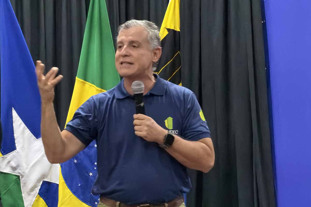 Prefeitura entrega 420 títulos de propriedade e contempla moradores de 43 bairros de Porto Velho