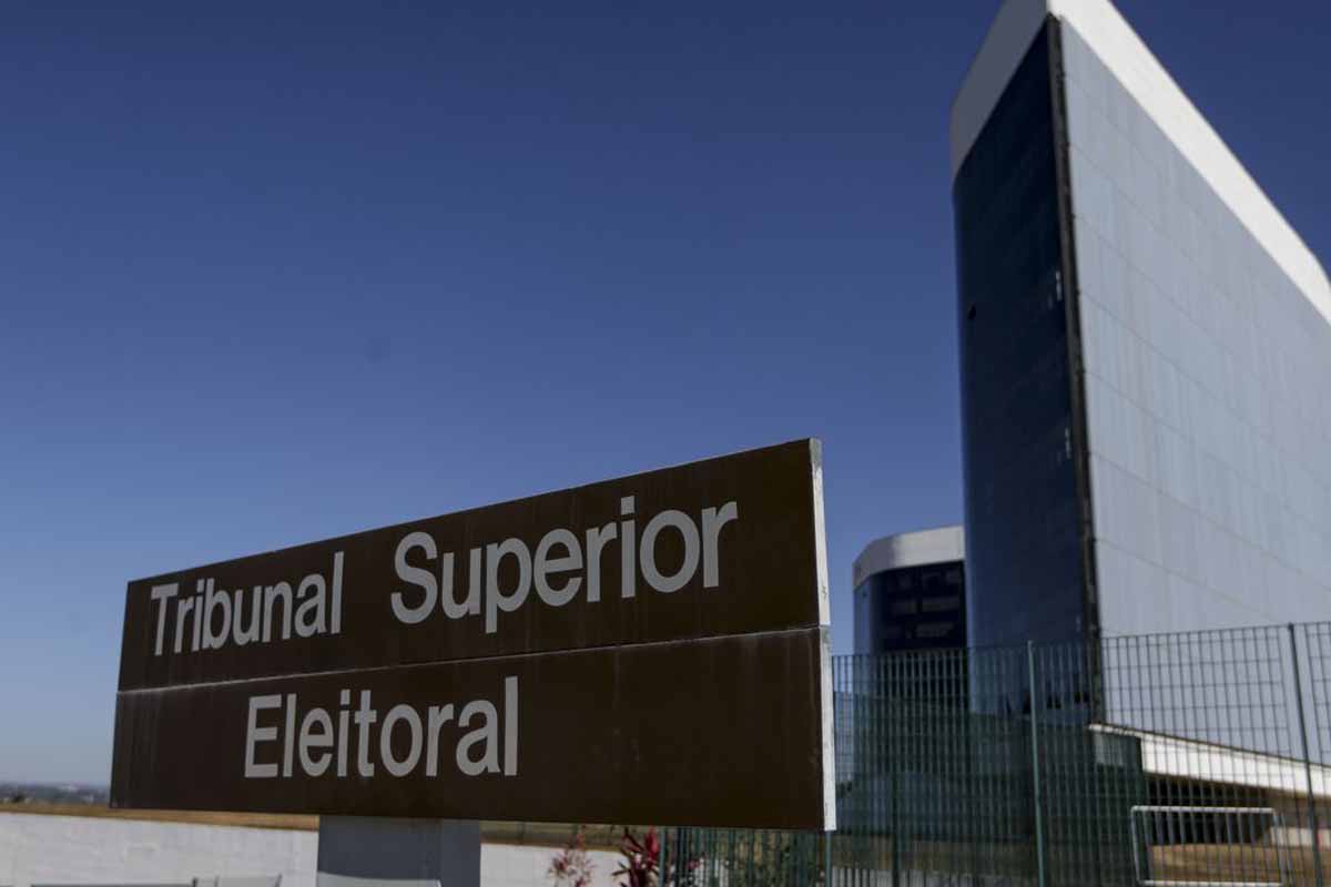 TSE mantém vídeo de Bolsonaro feito por IA e define conceito de deep fake para eleições