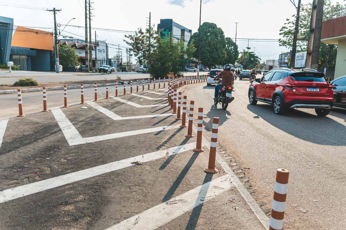 Balizadores reforçam sinalização e evitam manobras perigosas no trânsito de Porto Velho