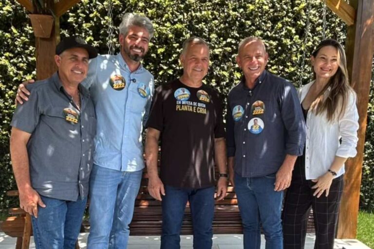 Wiveslando apresenta parceria com Lúcio Mosquini em Cerejeiras com apoio de Ezequiel Neiva
