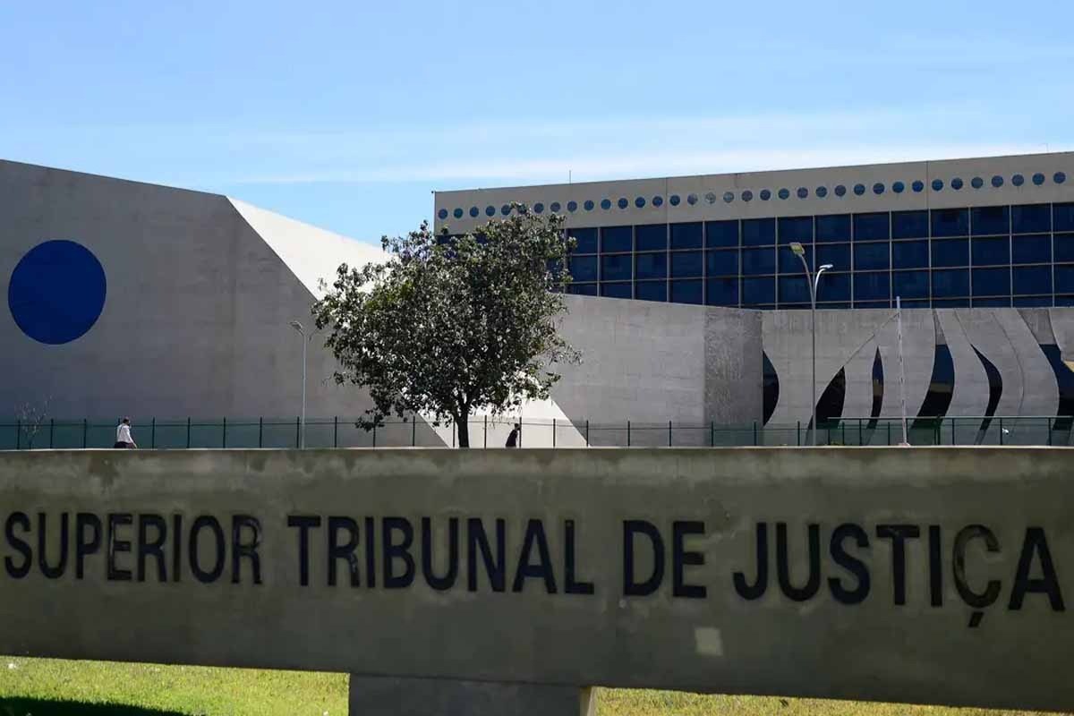 Vítima se retrata após condenações de 21 e 14 anos por estupro de vulnerável, mas STJ mantém decisões