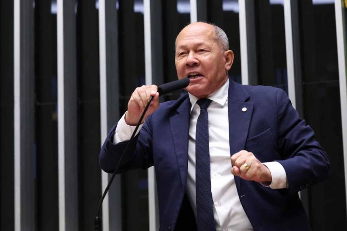 Após operação da PF, Chrisóstomo levou escândalo do INSS ao Congresso; caso alcançou Banco Master e STF