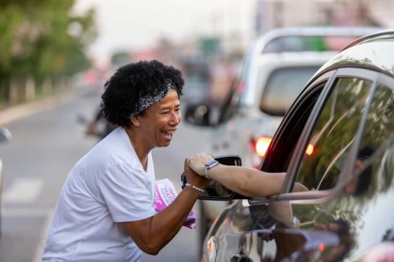 Sílvia Cristina intensifica campanha em Porto Velho com caminhadas e visitas na zona Sul