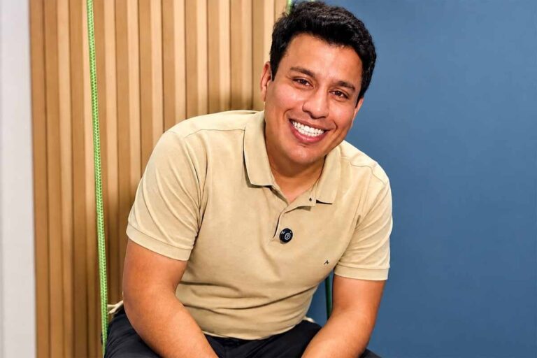 Adailton Fúria é multado em R$ 5 mil por comparar pesquisas de institutos diferentes