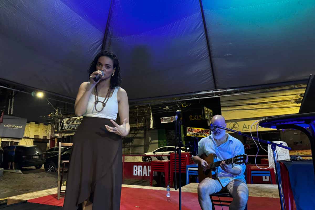 Sarau Brasilidades reúne artistas locais e abre espaço para participação do público em Porto Velho