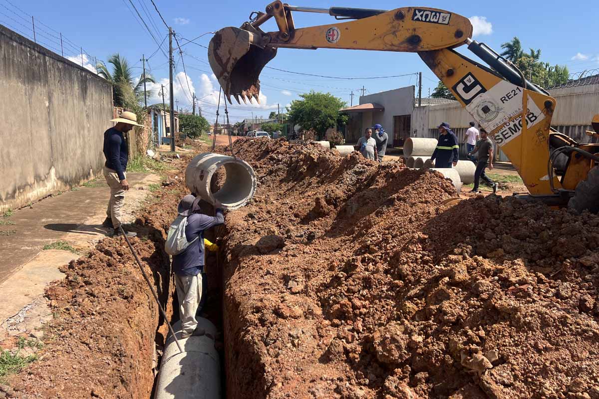 Prefeitura de Porto Velho realiza obras de drenagem na avenida Guaporé para melhorar escoamento da água
