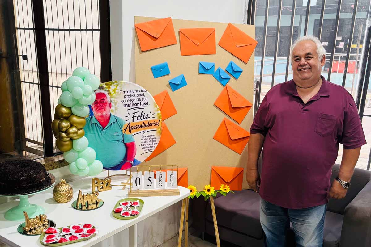 Motorista se aposenta após 40 anos de trabalho na Prefeitura de Porto Velho e recebe homenagem