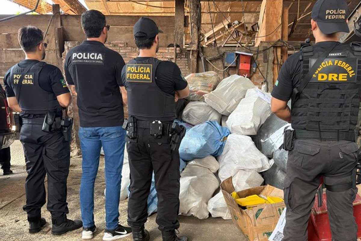 Polícia Federal destrói 1,3 tonelada de maconha, skunk e cocaína apreendida em Rondônia